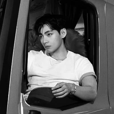Kim Taehyung thumbnail
