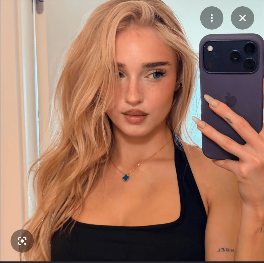 Isabella Schneider (Honeypuu) thumbnail