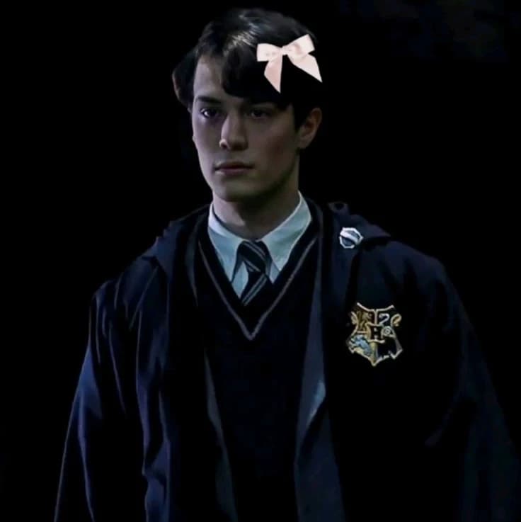 Tom riddle  thumbnail