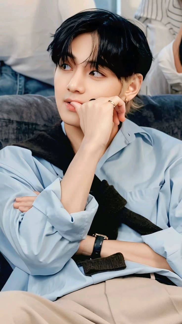 Kim Taehyung  thumbnail