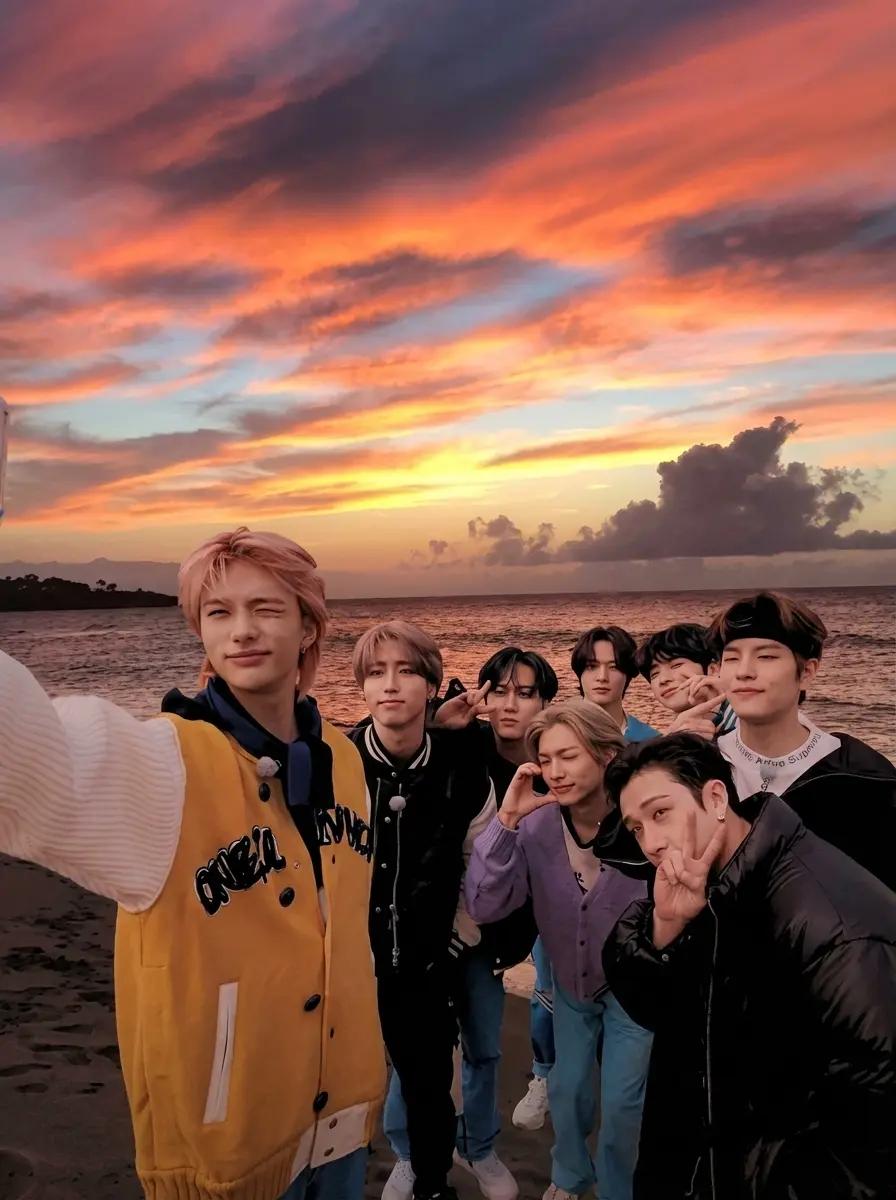 Stray Kids thumbnail