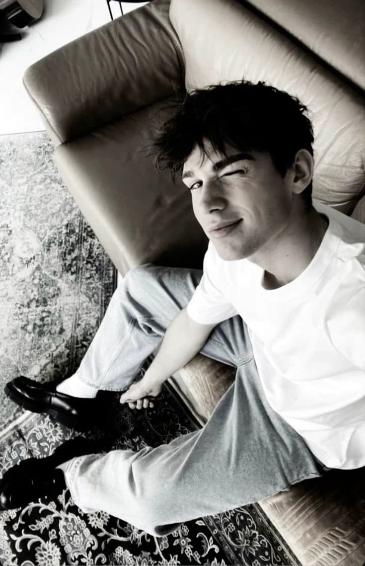 ⋆ Johnny Kavanagh. thumbnail