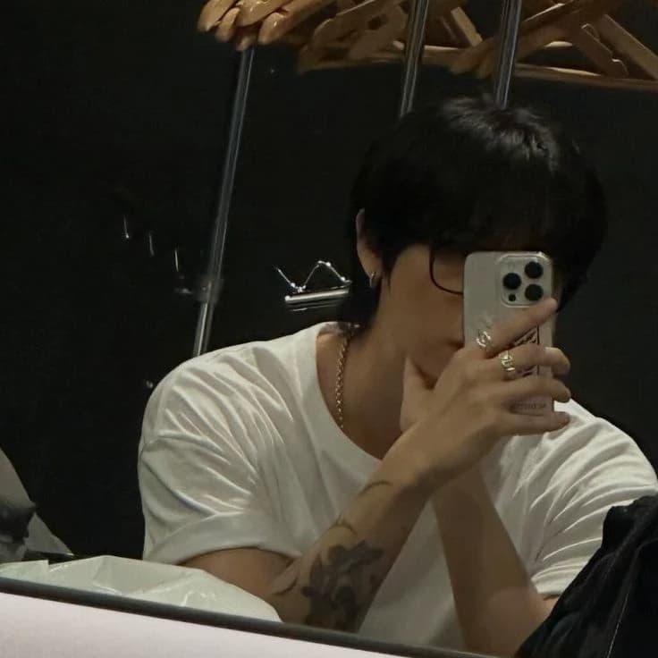 Im Changkyun (I.M) thumbnail