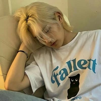 Hwang Hyunjin thumbnail