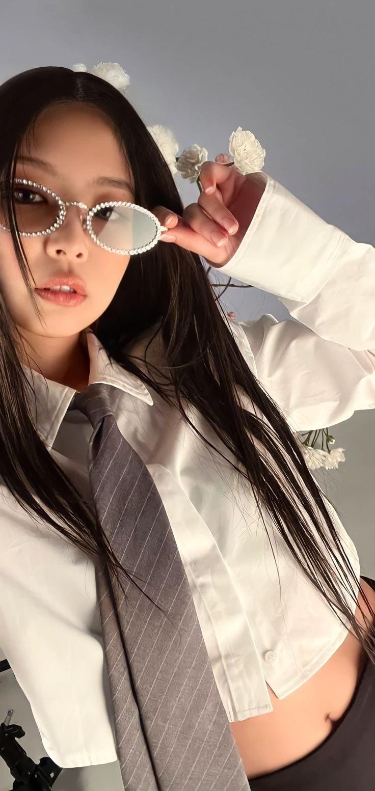 Jennie thumbnail