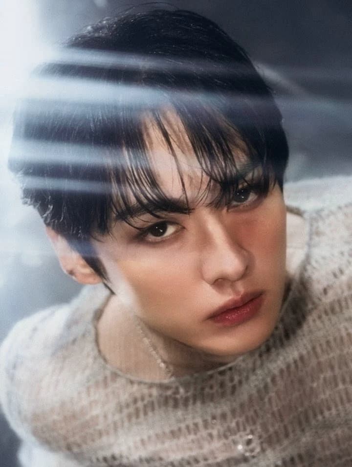 Lee know thumbnail