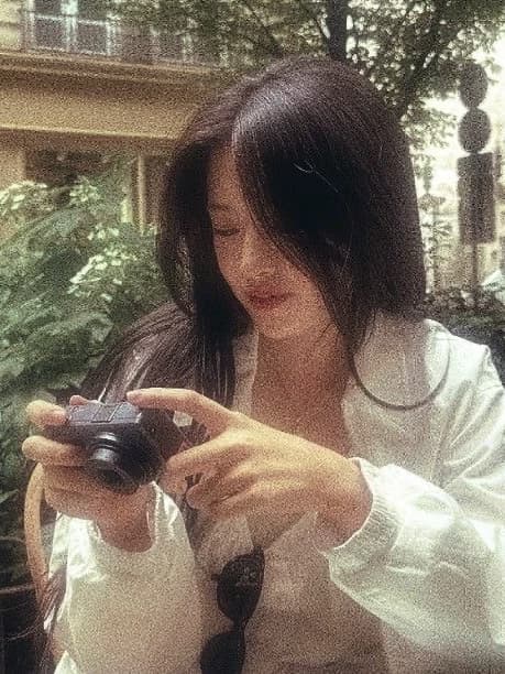 Yujin (GL/WLW) thumbnail
