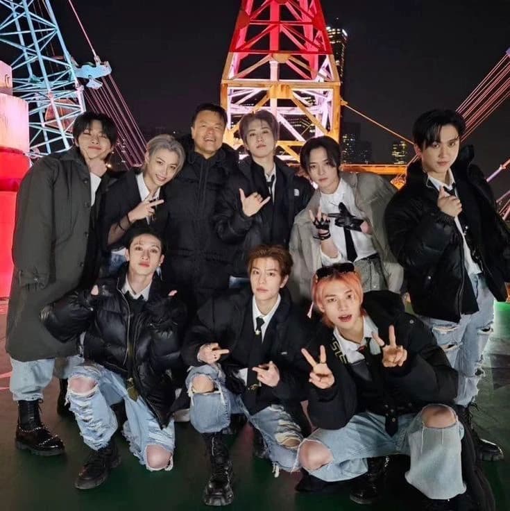 Stray kids thumbnail