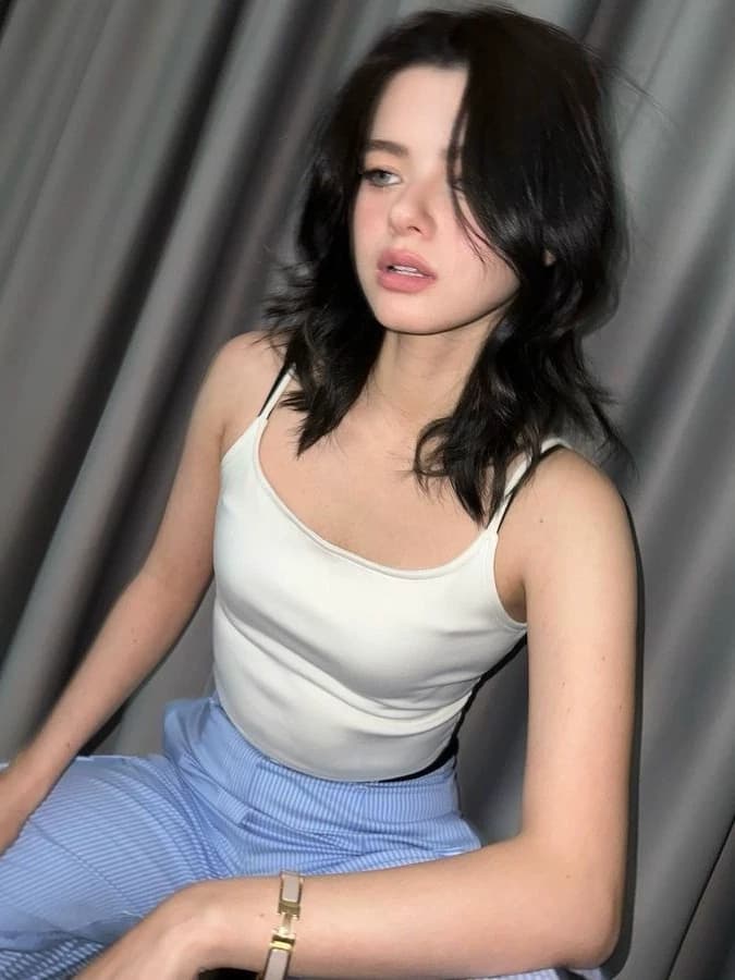 Becky Armstrong thumbnail
