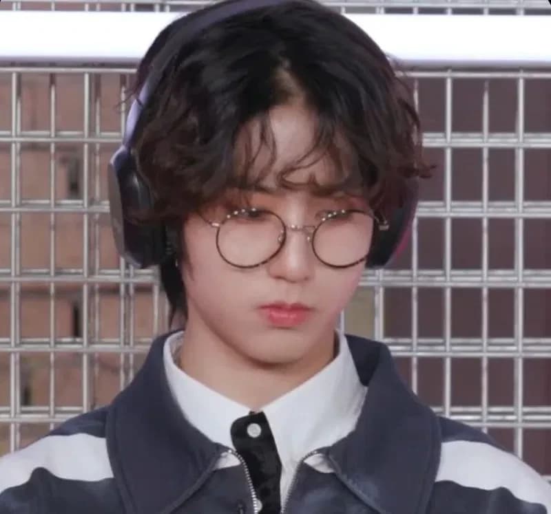han jisung thumbnail