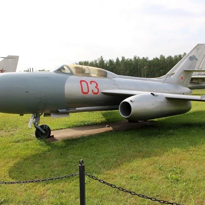 Yak-25 thumbnail