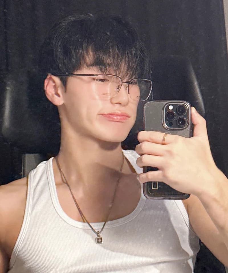 Choi San thumbnail