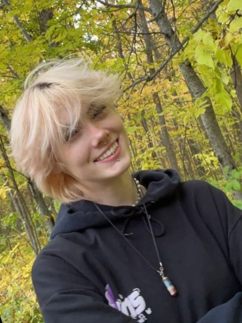 Aspen (non-binary) thumbnail