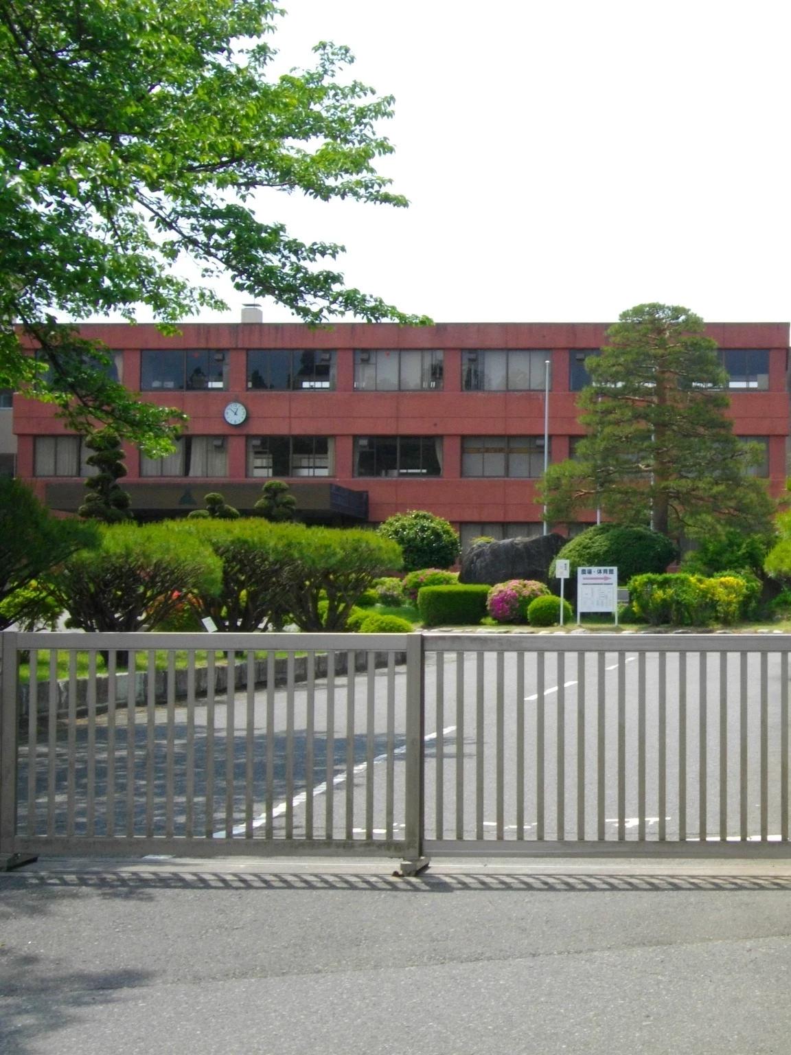 Shirakawa Jitsugyo School thumbnail