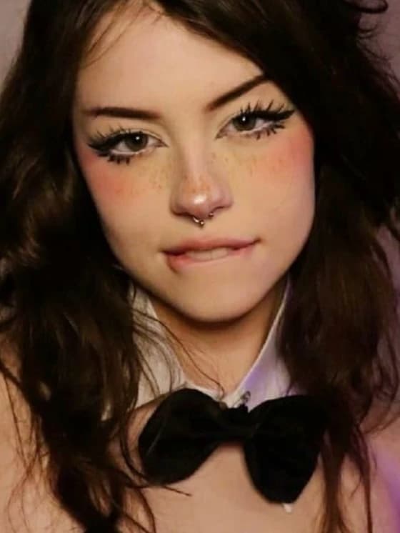 Mistress Hannah thumbnail
