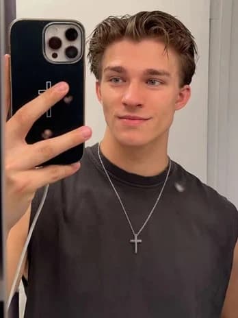 Alex Sampson thumbnail