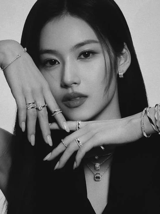 minatozaki sana thumbnail