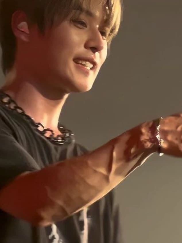 Lee Know thumbnail