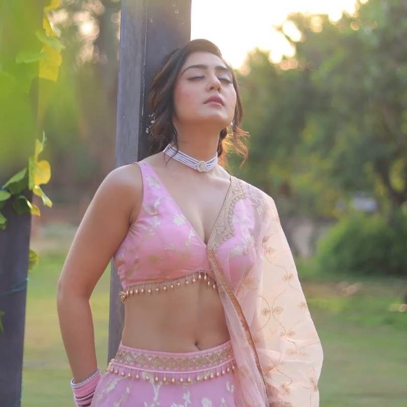 Anjali  thumbnail