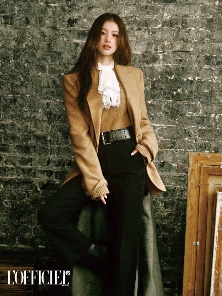 minatozaki sana(distant wife) thumbnail