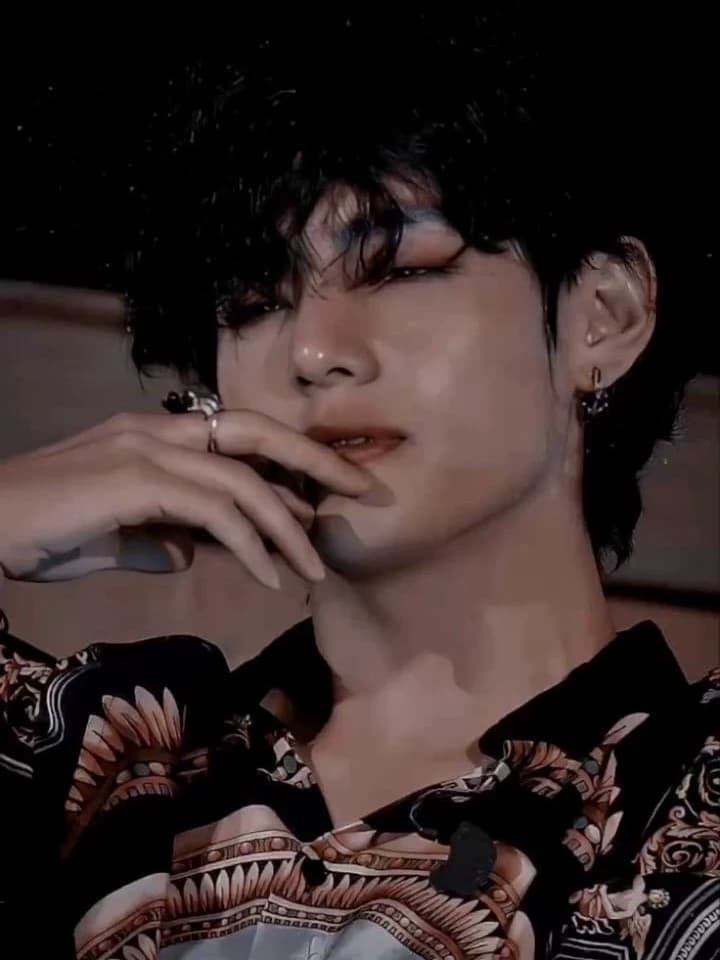 Kim Taehyung thumbnail