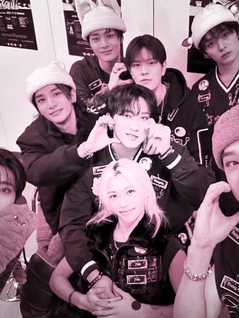stray kids thumbnail