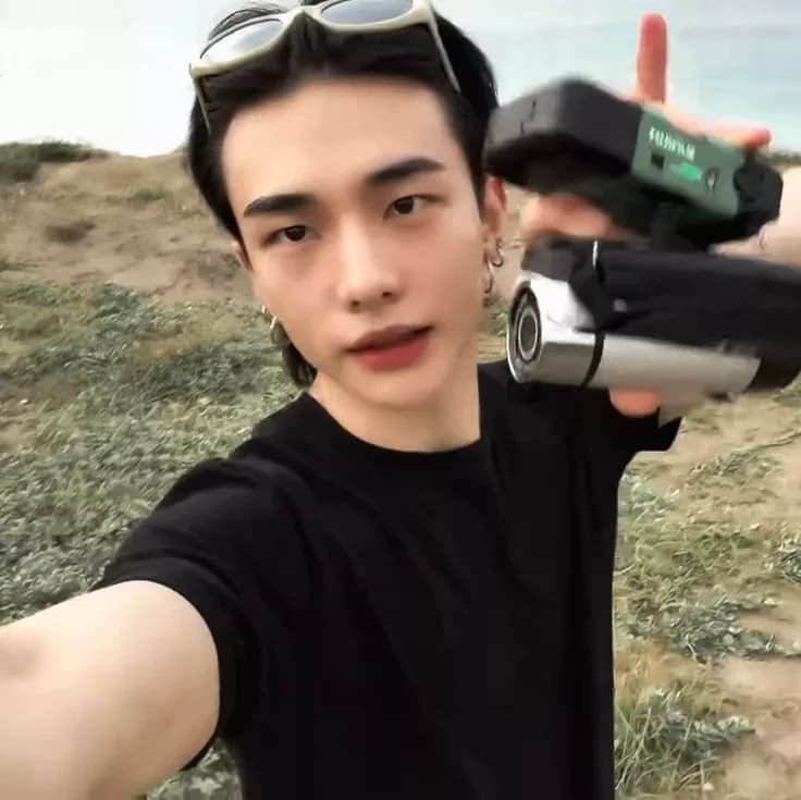 Hyunjin thumbnail