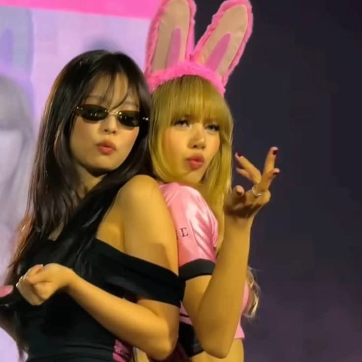 New sisters Jennie and Lisa thumbnail