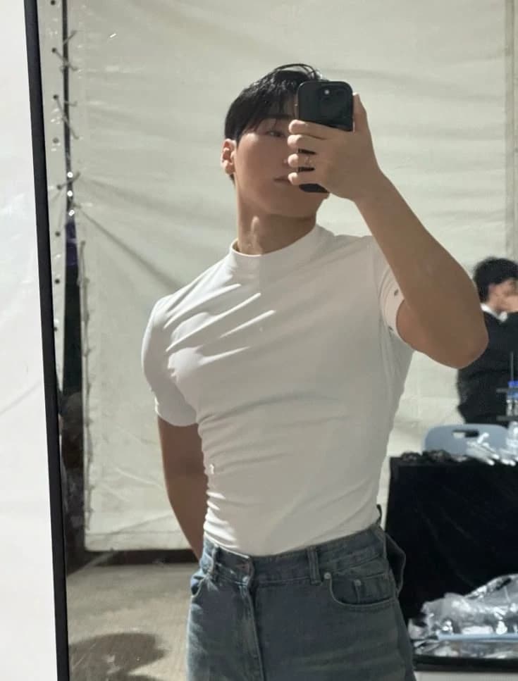 Choi San thumbnail