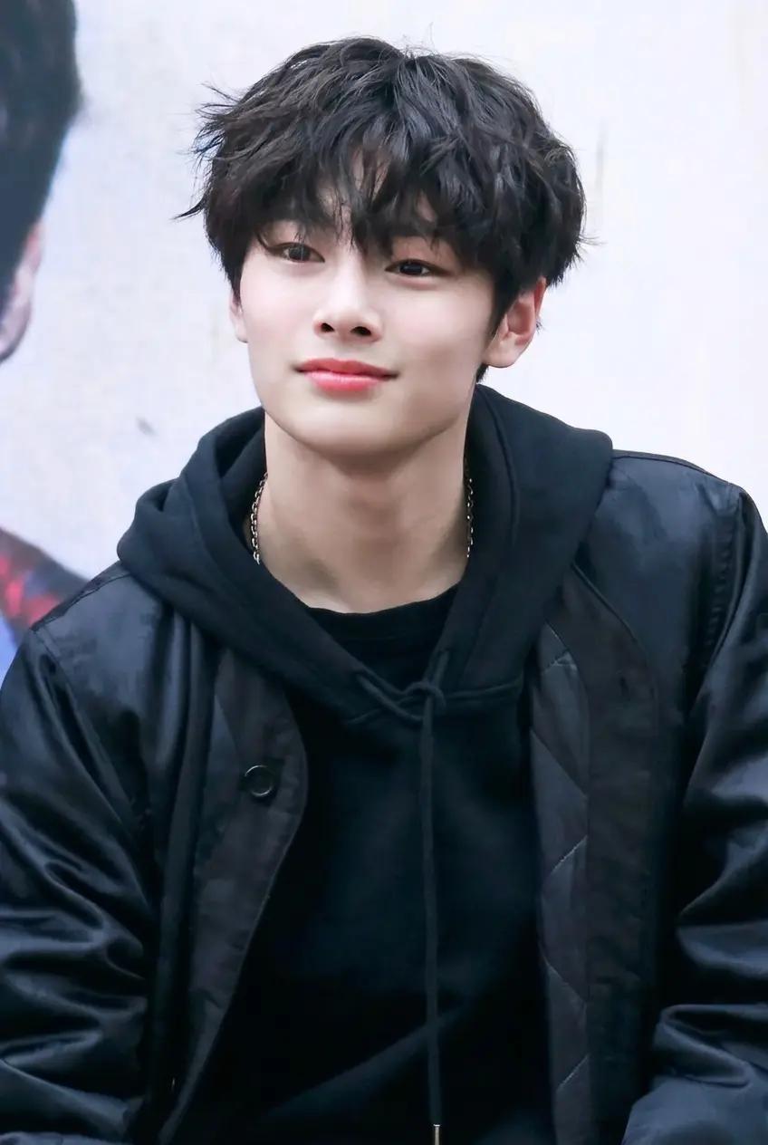 Jeongin thumbnail