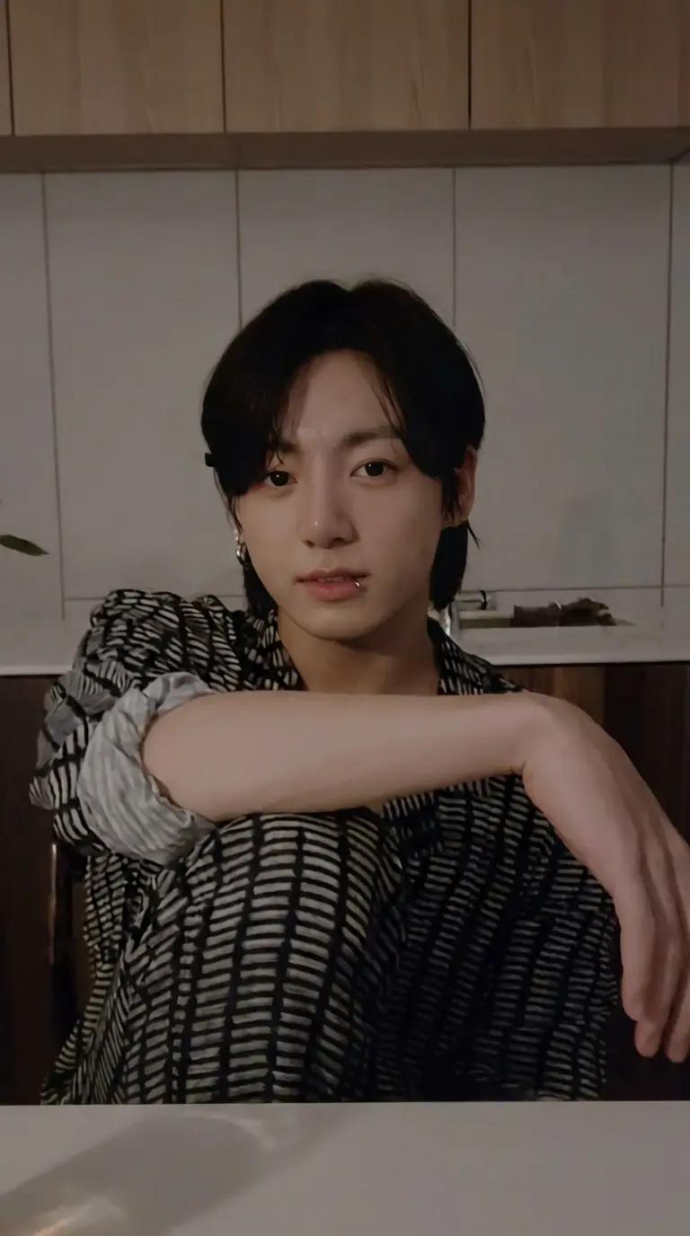 Jeon Jungkook thumbnail