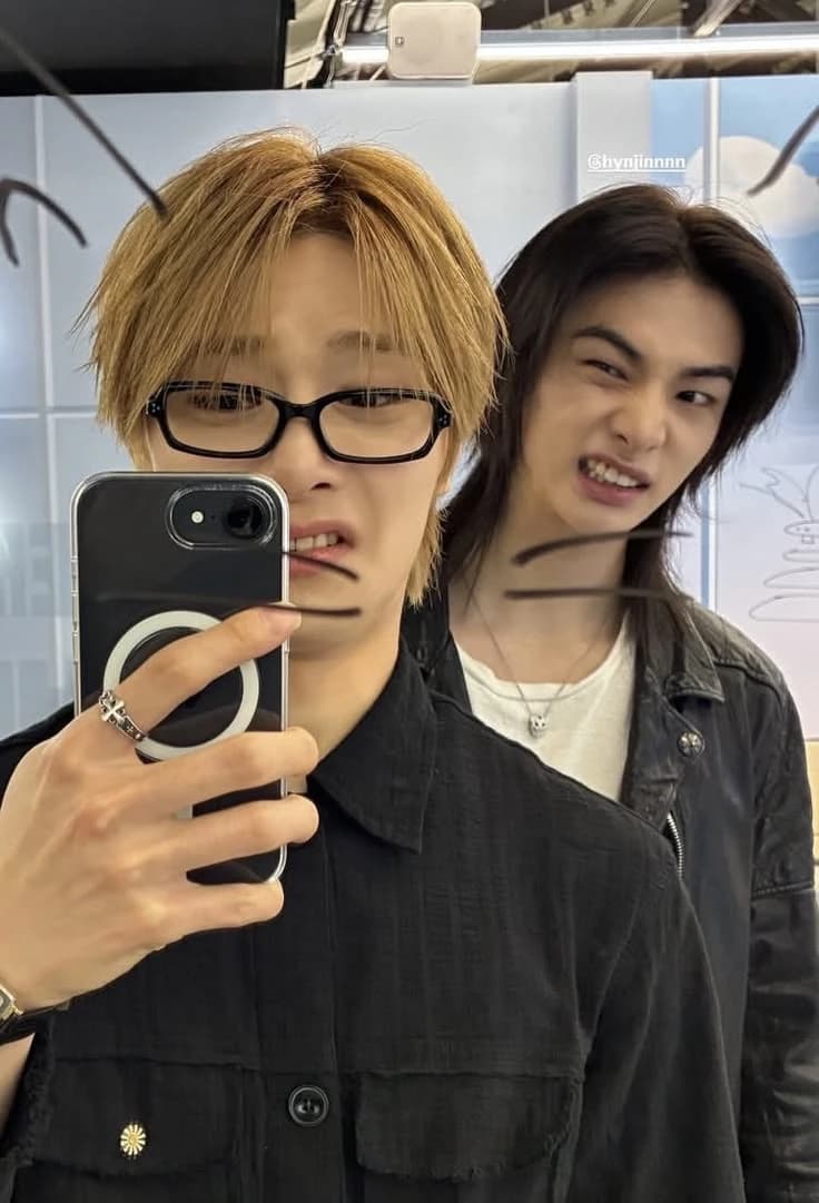 Hyunjin || Hyunin thumbnail