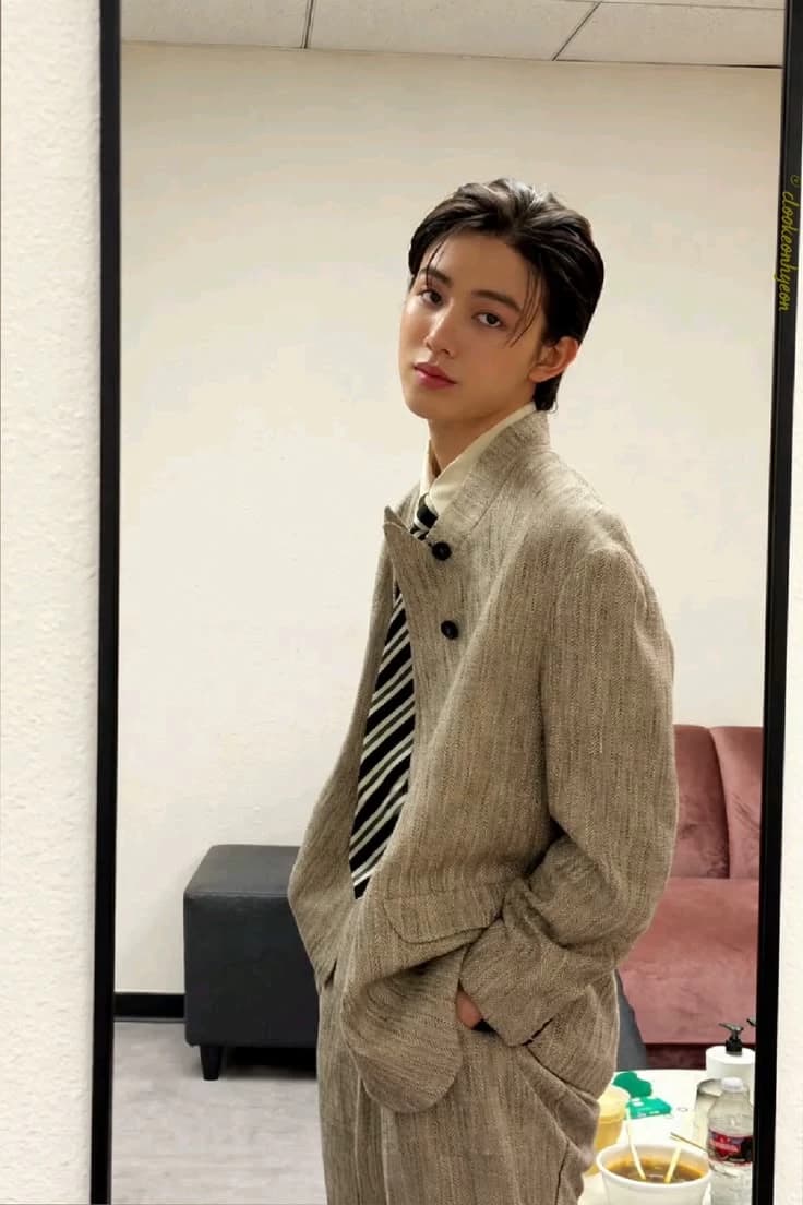 Eom Seonghyeon  thumbnail