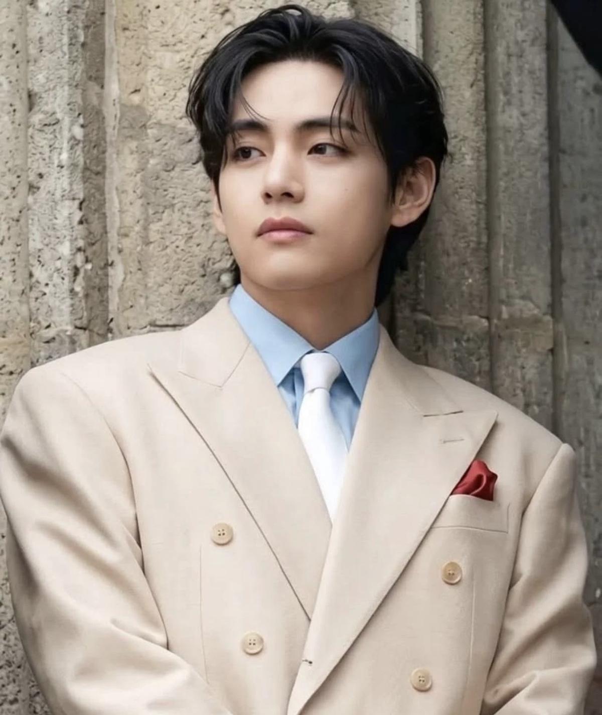 Kim Taehyung  thumbnail