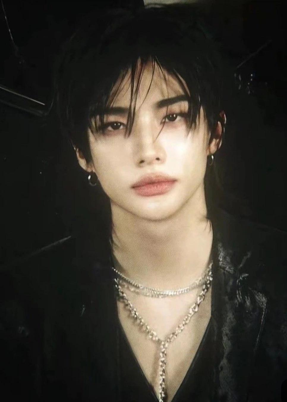 Hyunjin  thumbnail