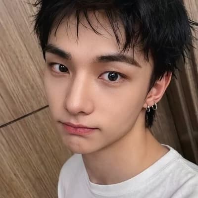 Hwang Hyunjin thumbnail