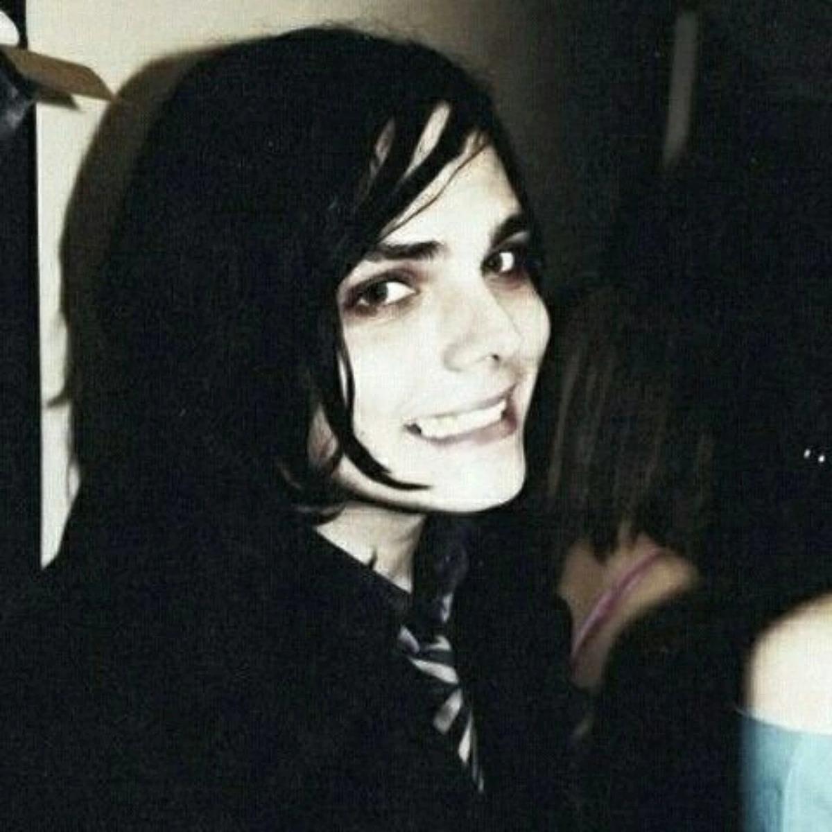 Gerard Way<3 thumbnail