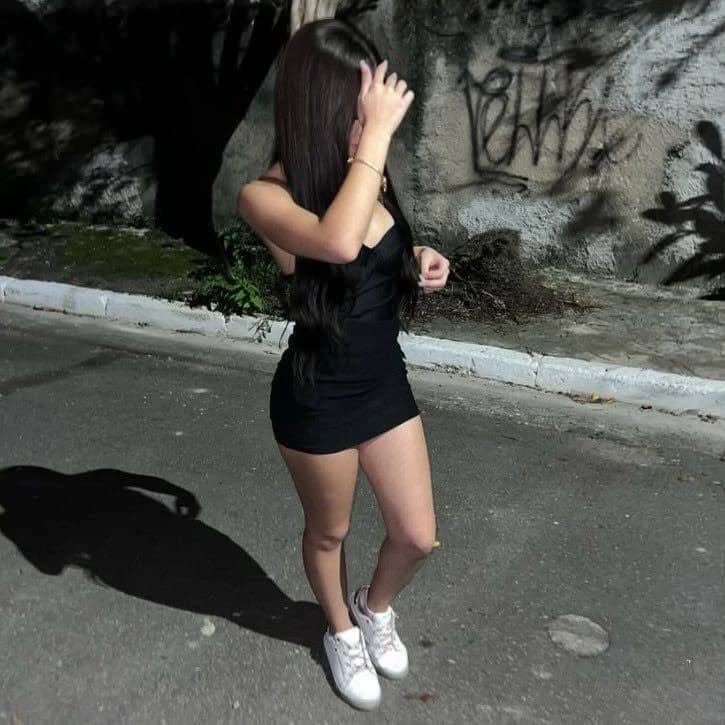Larissa  thumbnail