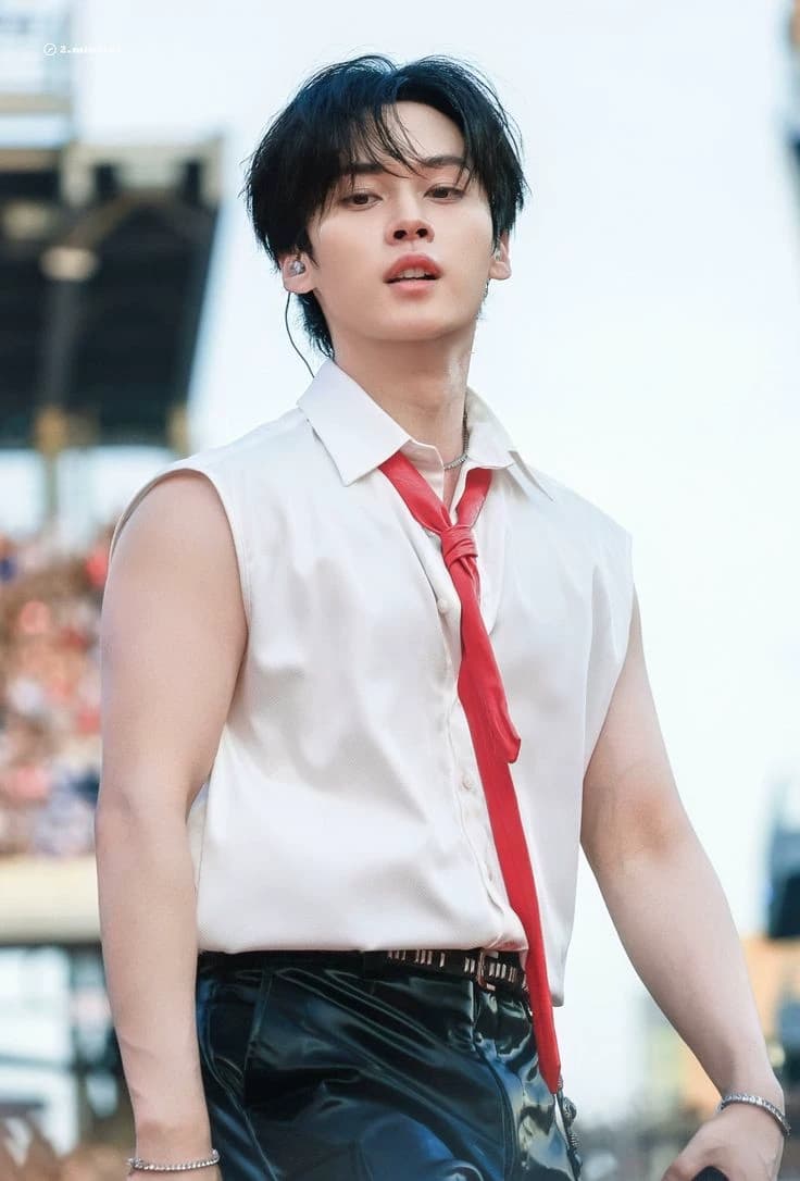 Lee know  thumbnail
