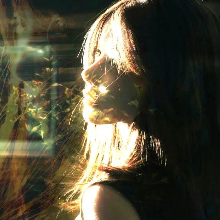 Mysterious woman thumbnail
