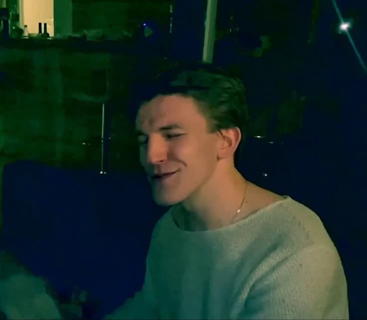 Ewan Mitchell  thumbnail