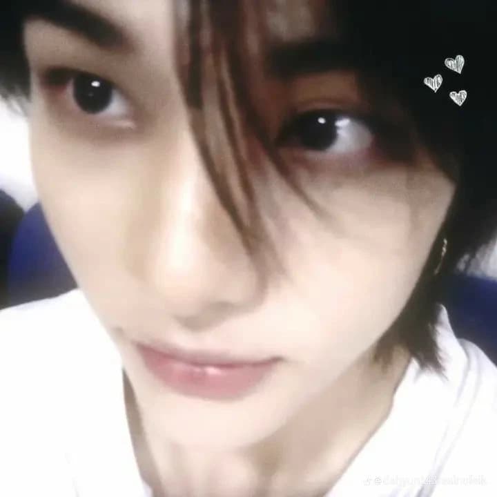 Hyunjin thumbnail