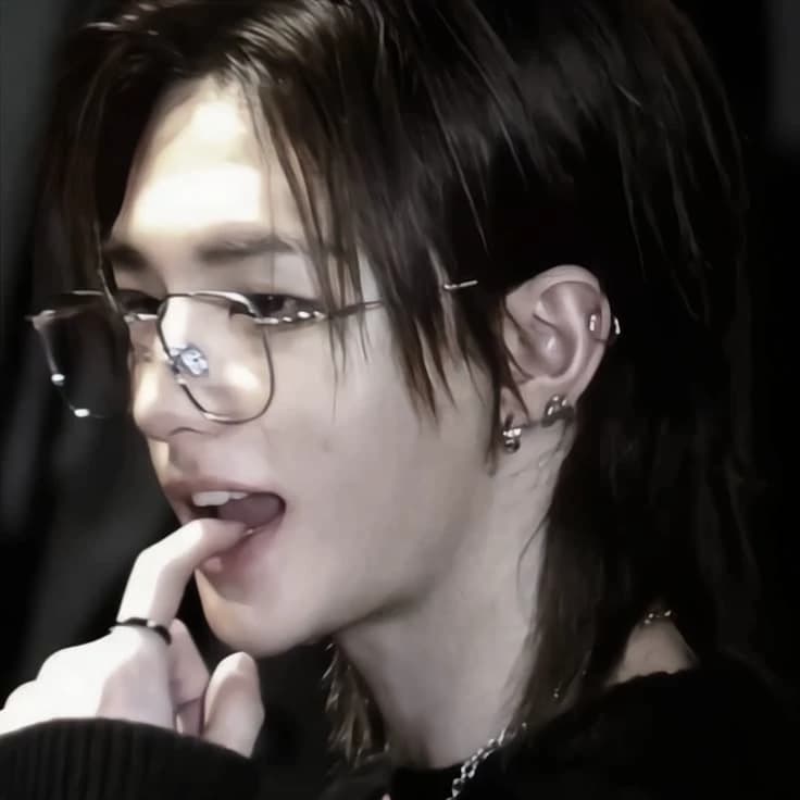 Hyunjin thumbnail