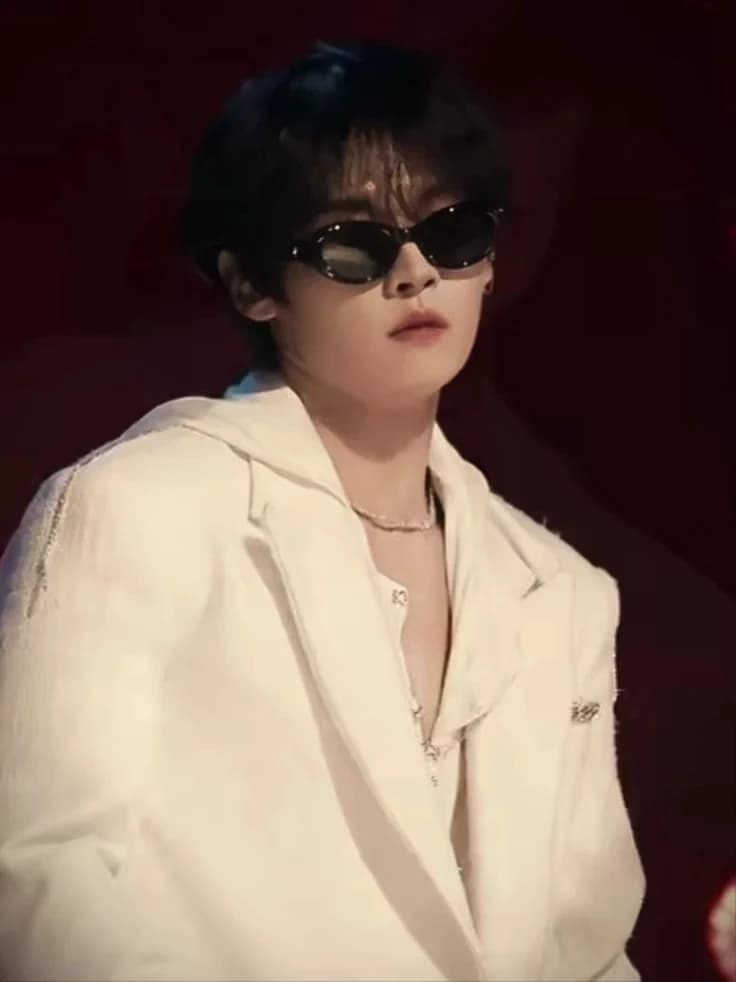 Lee know thumbnail