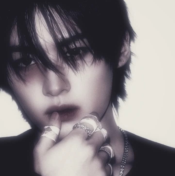 Lee know thumbnail