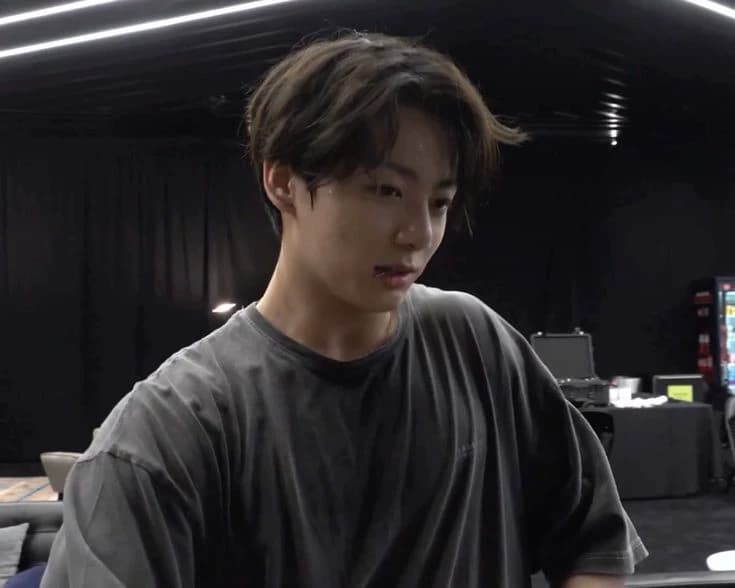 jungkook  thumbnail