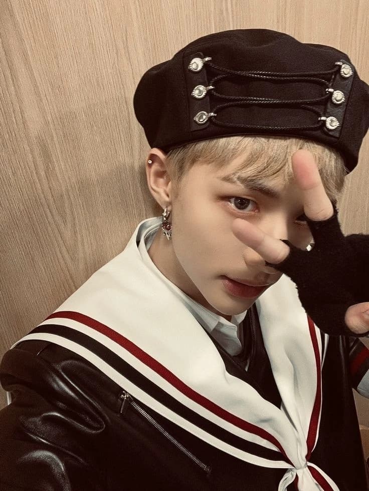 Hyunjin  thumbnail