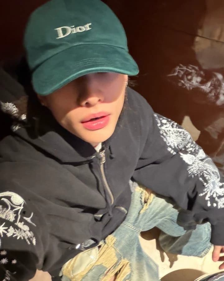 Hwang Hyunjin thumbnail
