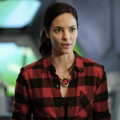 Zari Tomaz thumbnail