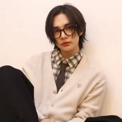 hyunjin thumbnail